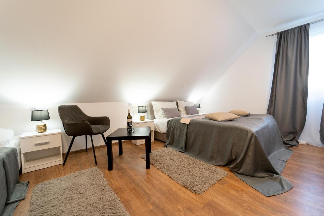Rooms & Apartment Milan Saborsko Zewnętrze zdjęcie