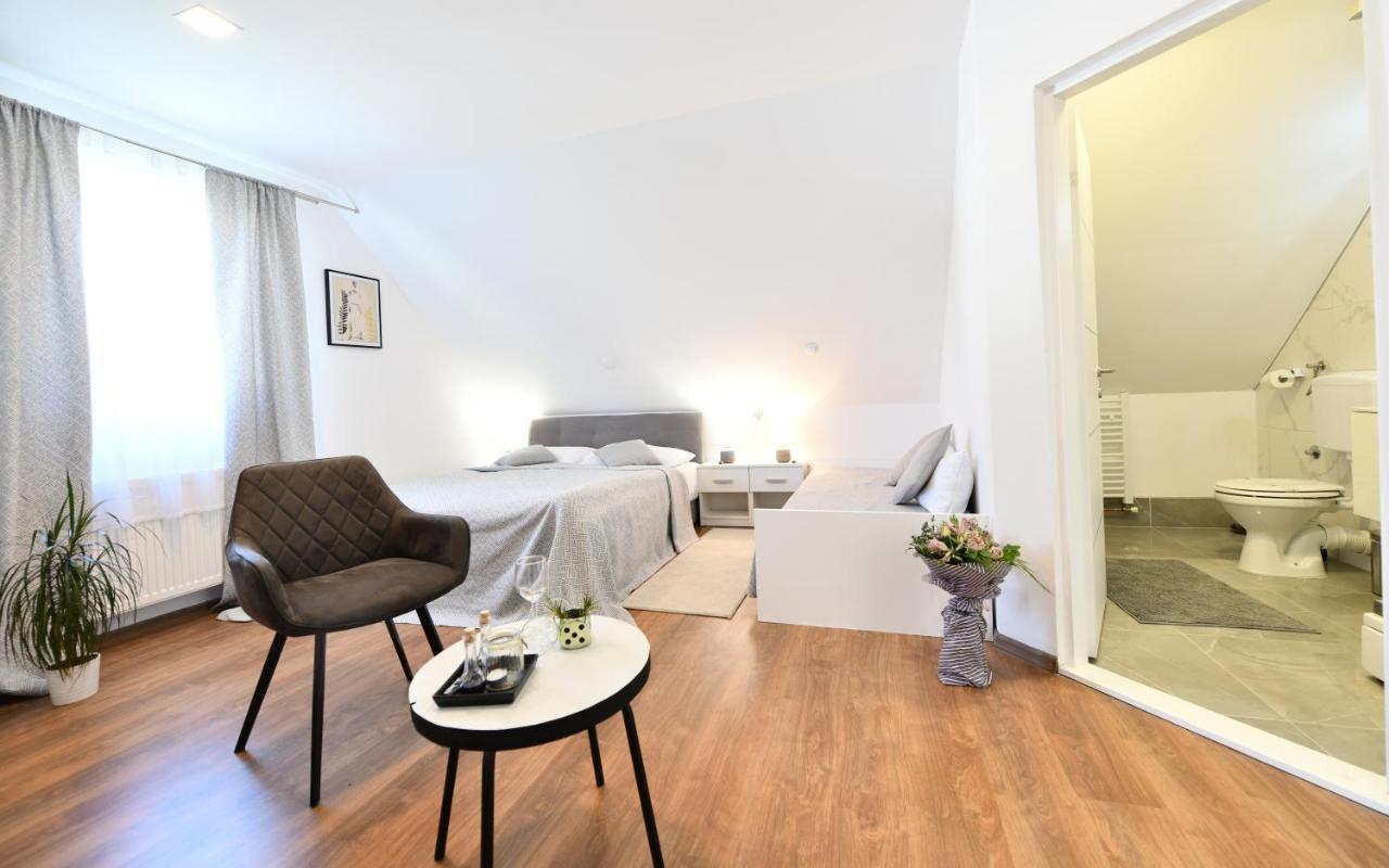 Rooms & Apartment Milan Saborsko Zewnętrze zdjęcie